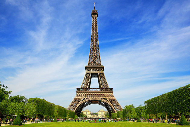 Tháp Eiffel đóng góp nhiều lợi nhuận cho nên kinh tế Pháp